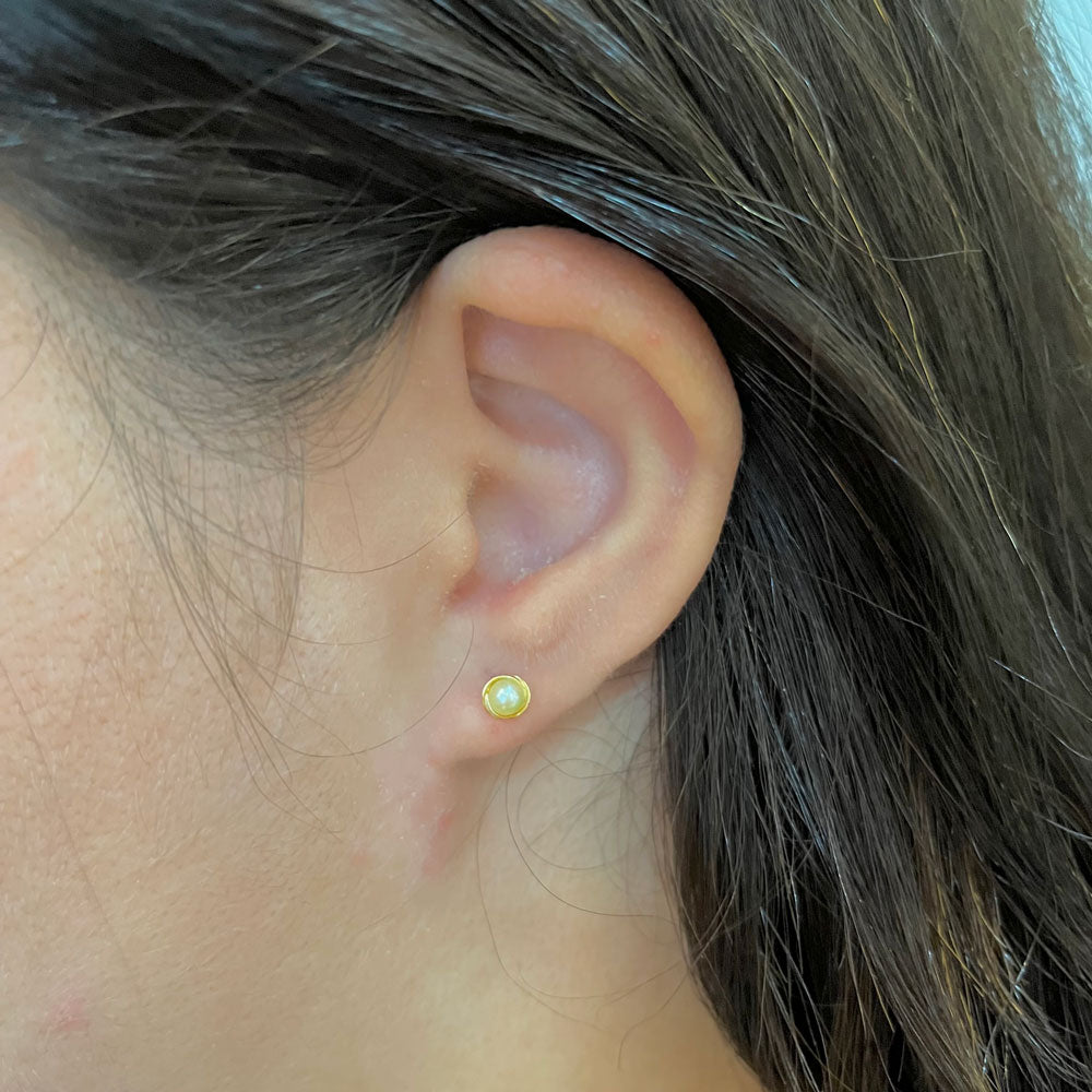 Brinco Rococó Pérola 3mm Ouro18K